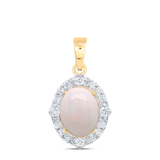 1.42 Ctw Natural Diamond Oval Center Onyx Pendant in 10k Yellow Gold
